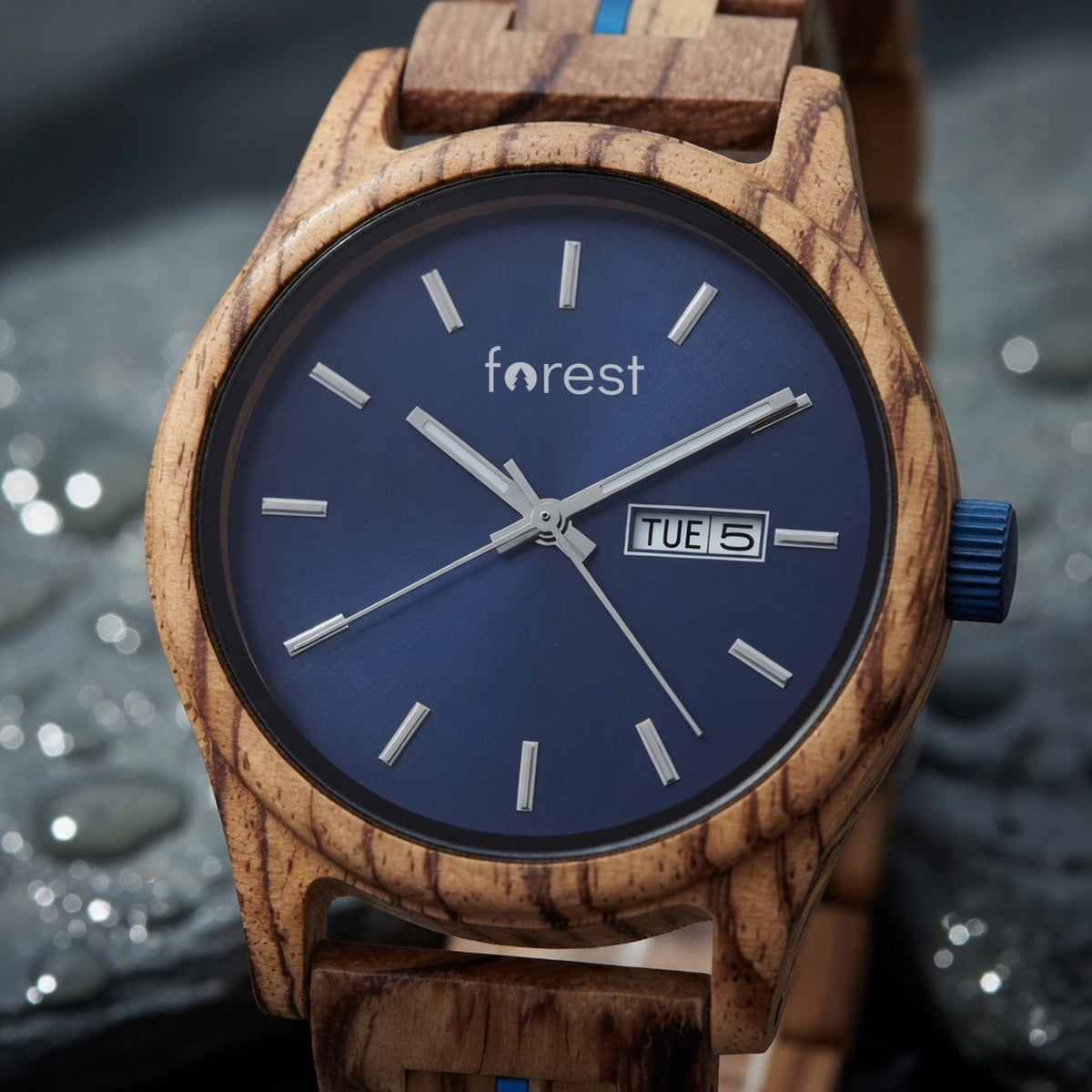 Harbour wooden watch, close-up of the dial
